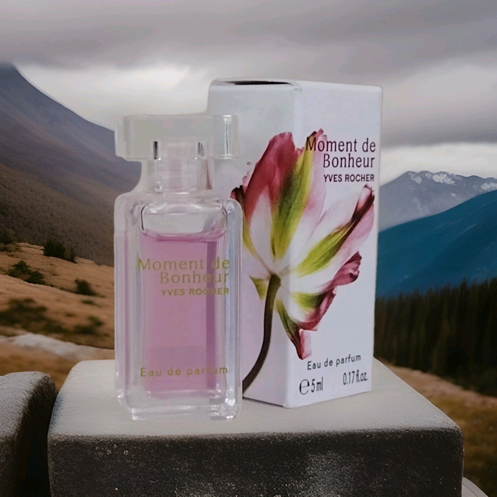 MINI Yves Rocher MOMENT DE BONHEUR Eau De Parfum Dab-On Splash Women 0.17 fl oz