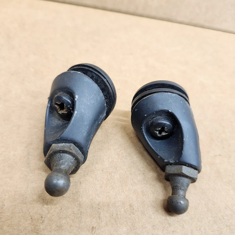 84-96 C4 Corvette Vidrio Trasero Escotilla Ventana Amortiguador Puntal Soportes PAR Montaje Perno Fabricante de Equipo Original Foto 2 de 4