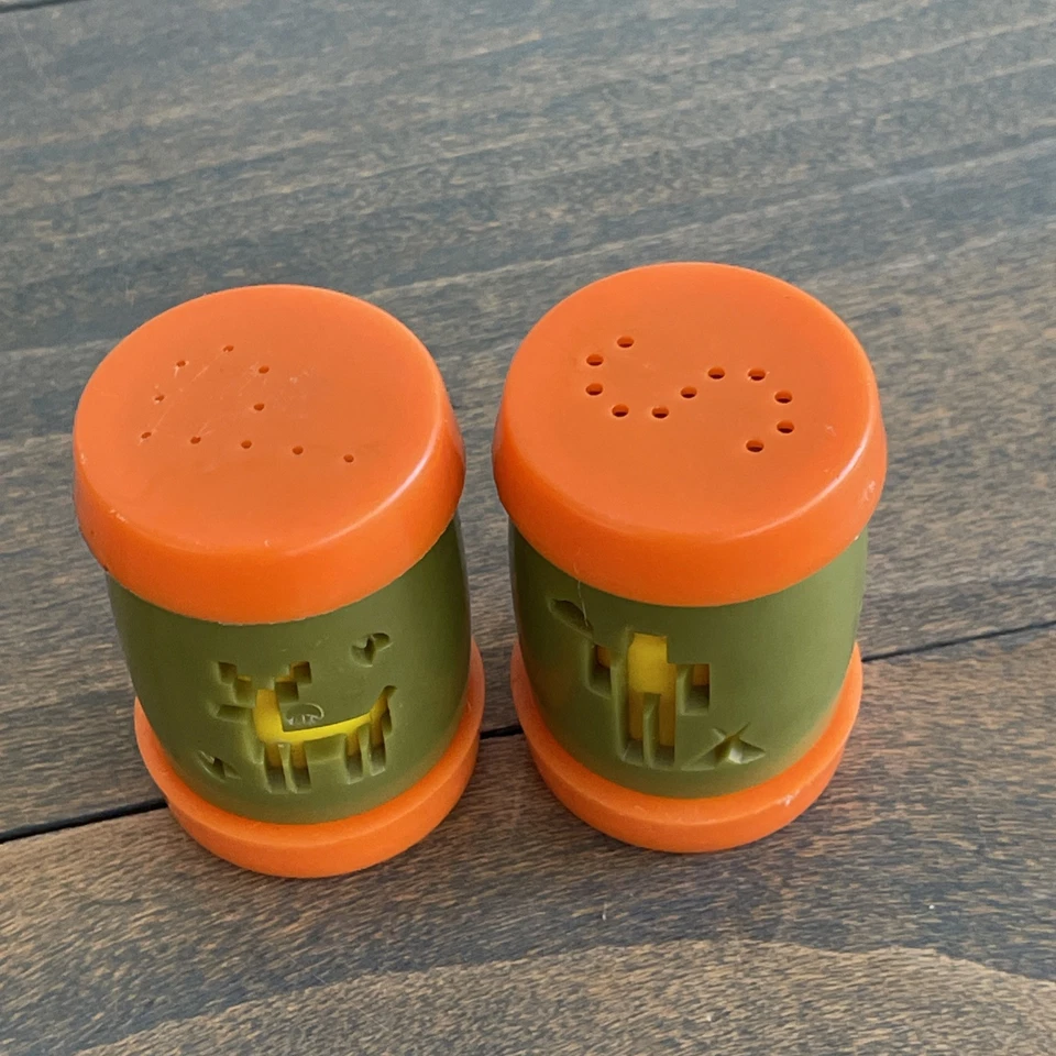 "Salero pimentero plástico vintage St Labre Indian School 2"" nativo (K8)" Foto 3 de 4