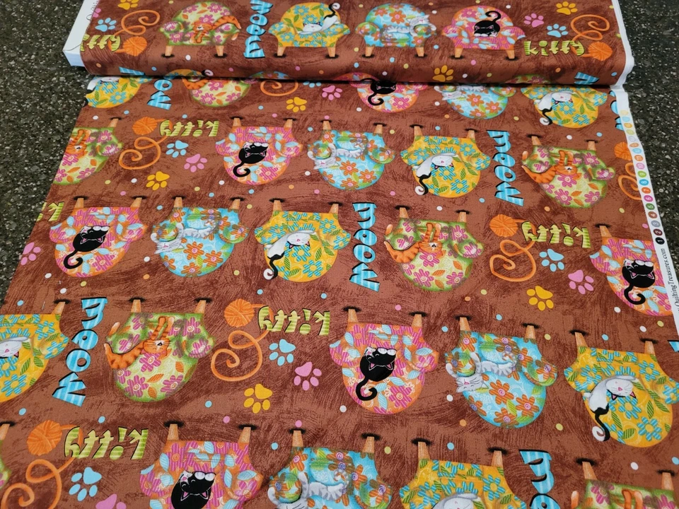 Kozy Kitties de Victoria Hutto acolchado tesoro por gatos durmiendo en sillas Foto 3 de 3