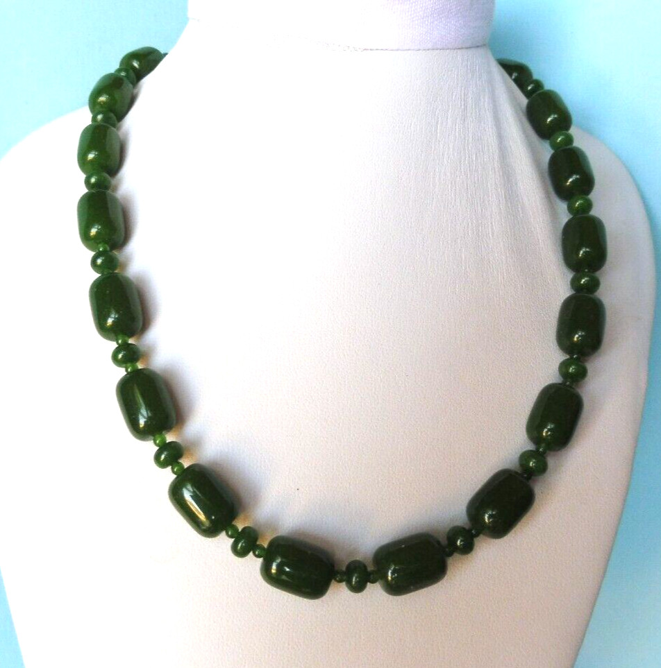Collier en jade néphrite naturelle de 47cm un cadeau précieux en argent massif pour elle