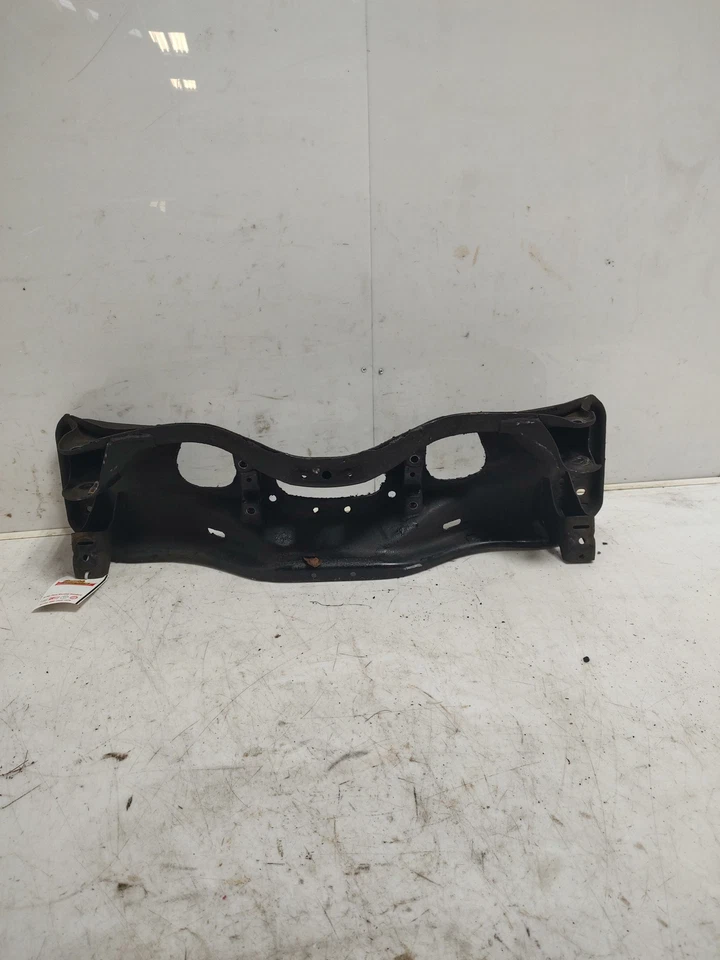 Subchasis travesaño delantero Subaru Forester 1998 1999 2000 OEM 20100FA002 Foto 3 de 3