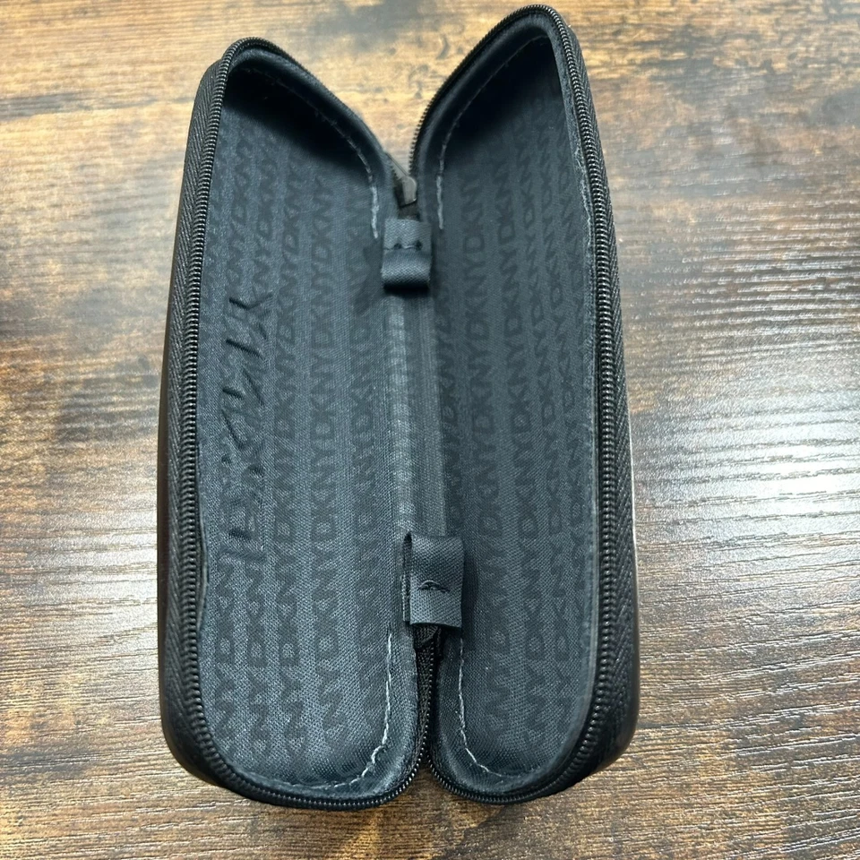 Estuche de vidrio para ojos DKNY negro con cremallera estuche semi-duro -416 Foto 4 de 4