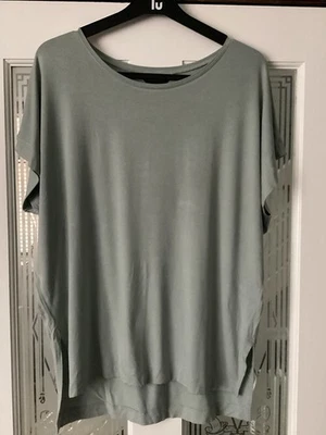 New Look Women’s Light Pale Green Top T-shirt Oversized Loose Fit size UK 6 - Image 1 of 4