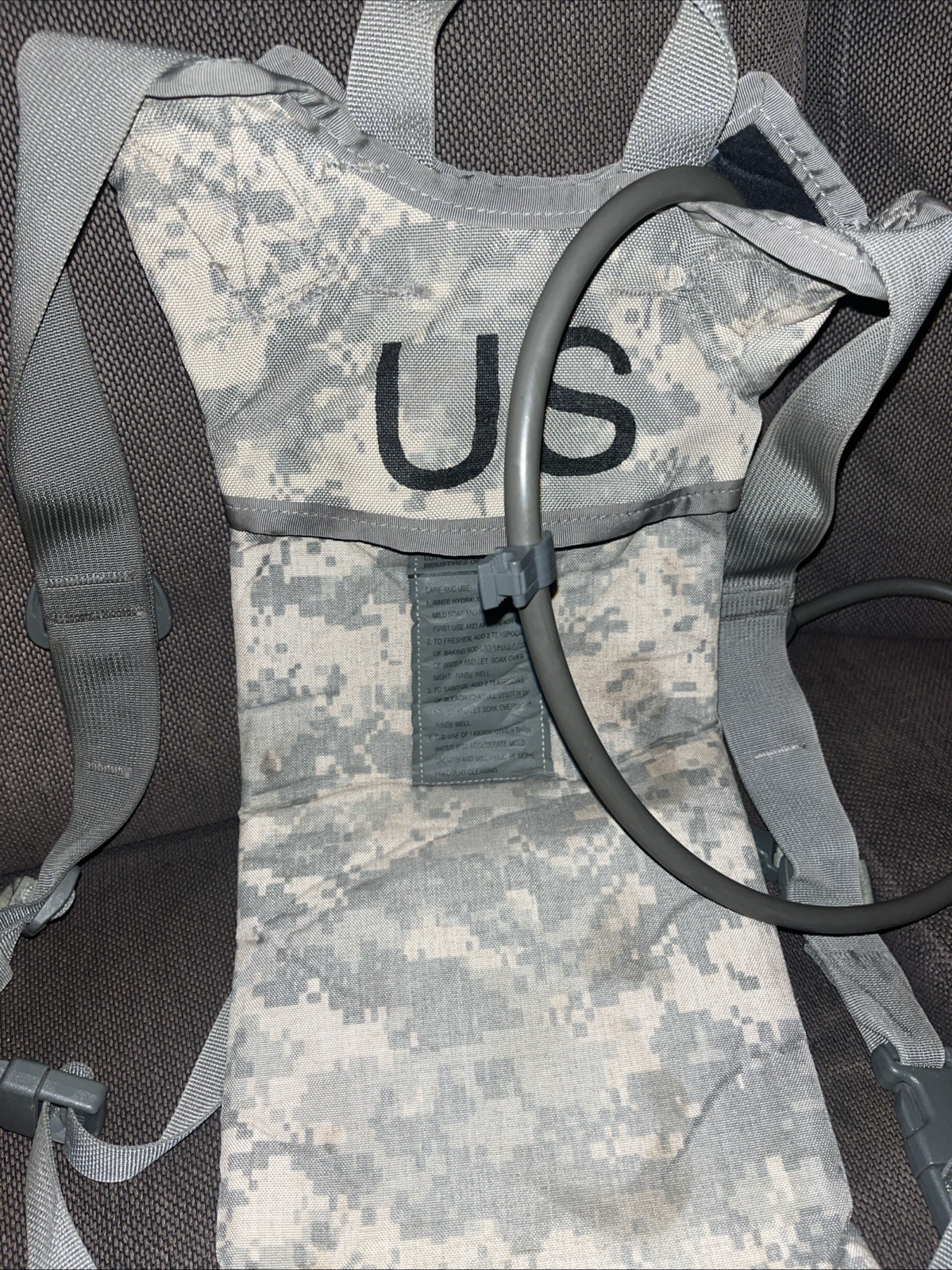 ARMY ACU MOLLE UCP HYDRATION CARRIER 3L SYSTEM 100 oz, NO BLADDER, CIF USGI VGC