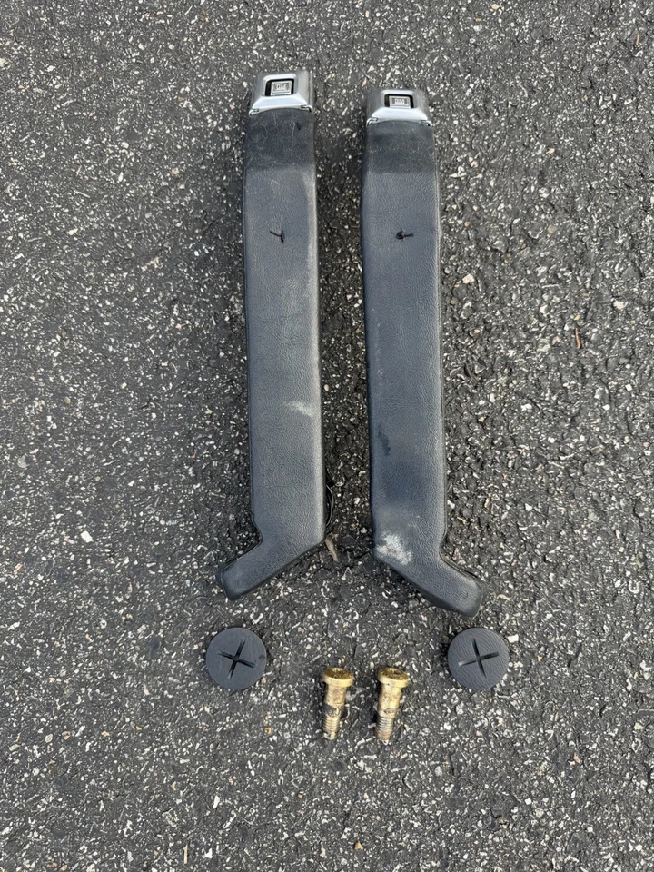 82 94 CHEVY S10 BLAZER GMC JIMMY EXT. CAB  SEAT BELT LATCHES DRIVER PASSENGER  - Image 2 of 4