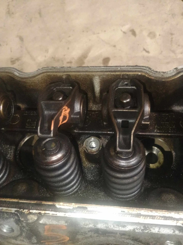 Culata Avalanche 1500 02-05 Escalade 02-06 Suburban 2002-2006 5,3 l OEM Foto 4 de 4