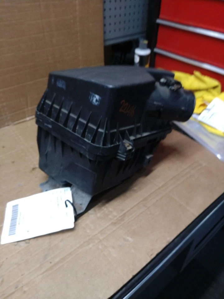 2007 Toyota Camry Air Cleaner Assembly OEM Used 132K Miles - Grey - Image 2 of 4