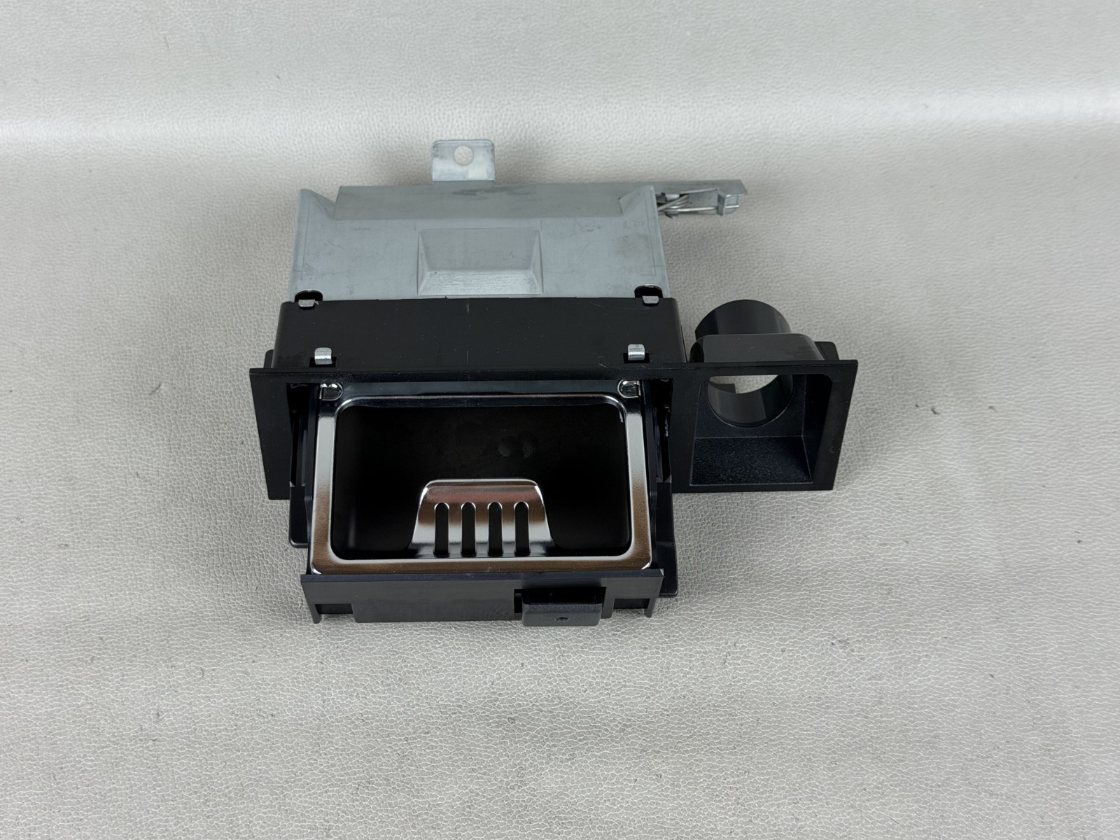 New! Never Used! Bentley & Rolls Royce Ashtray OEM (UT10964PC)