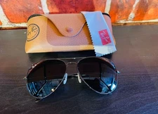 Ray ban aviator sunglasses ,3026, 62mm Large, Gunmetal Frame/ Black Lens.