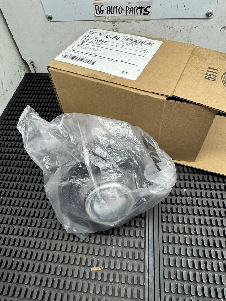 Fiat 500 2012-2019 genuino nuevo Mopar luz antiniebla delantera derecha = izquierda OEM Foto 3 de 4