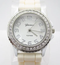 Women's Geneva Platinum Quartz WR Analog Dial Causal Round Watch (E749)