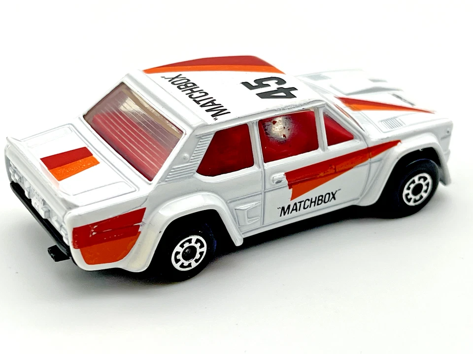 Matchbox MB9 Lesney 1982 Fiat Abarth White w/ Chrome Headlights Mint - Image 2 of 4
