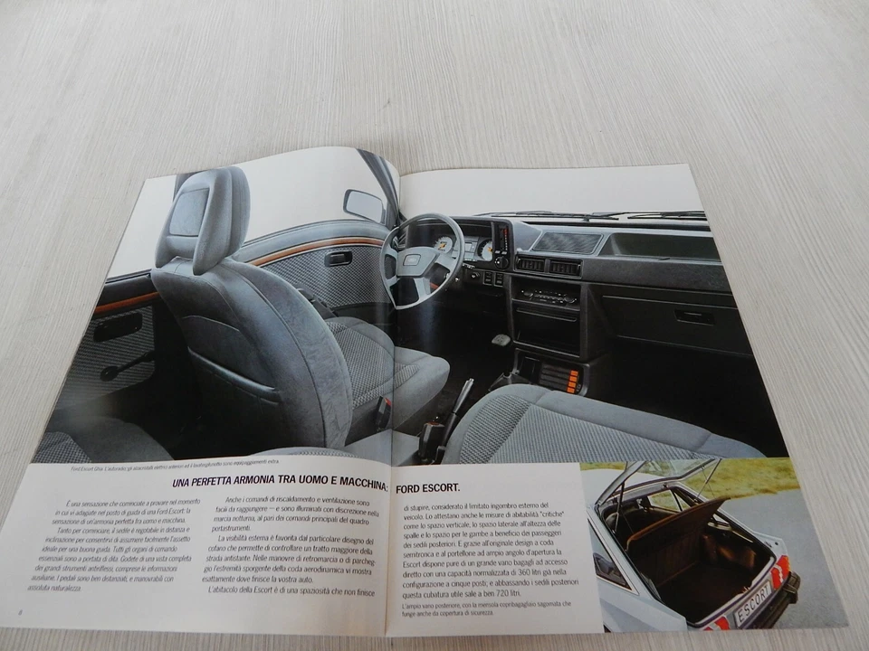 BROCHURE DEPLIANT ORIGINALE FORD ESCORT XR3i E NORMALI IN ITALIANO 1983 - Immagine 4 di 4