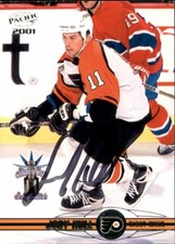Jody Hull Signed Auto 2000-01 Pacific card Philadelphia Flyers