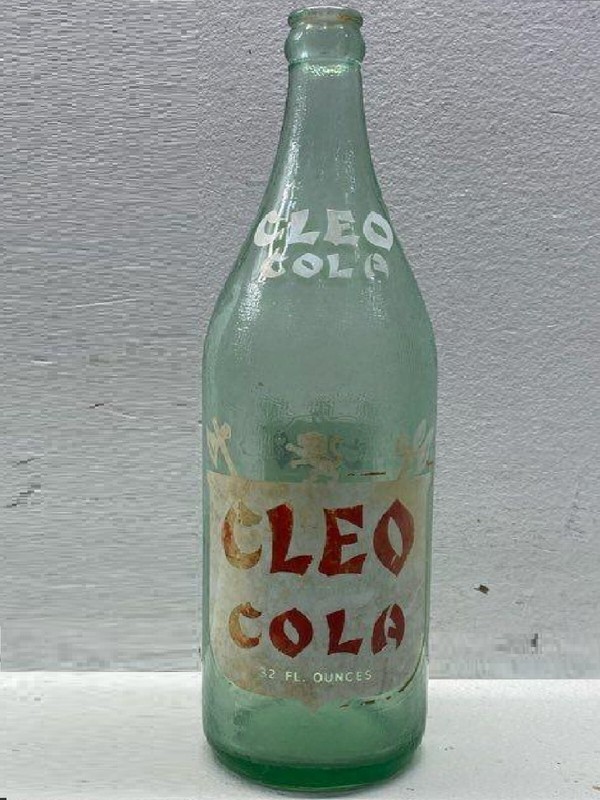 Vintage CLEO COLA Glass Bottle 32 fl oz RARE SIZE with ORIENTAL STYLE Lettering