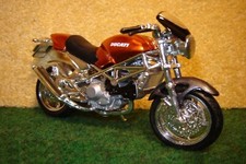 1:18 Ducati 900 Monster S 4 Kupfermetallic MAISTO 01727