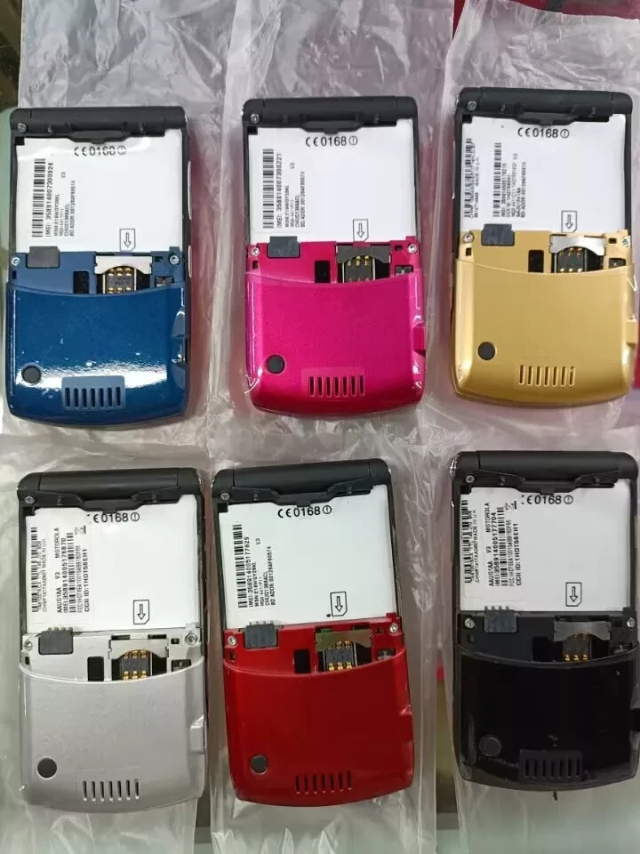 Unlocked Motorola RAZR V3 Unlocked Flip GSM Bluetooth MP4 video Mobile Phone - Image 4 of 4