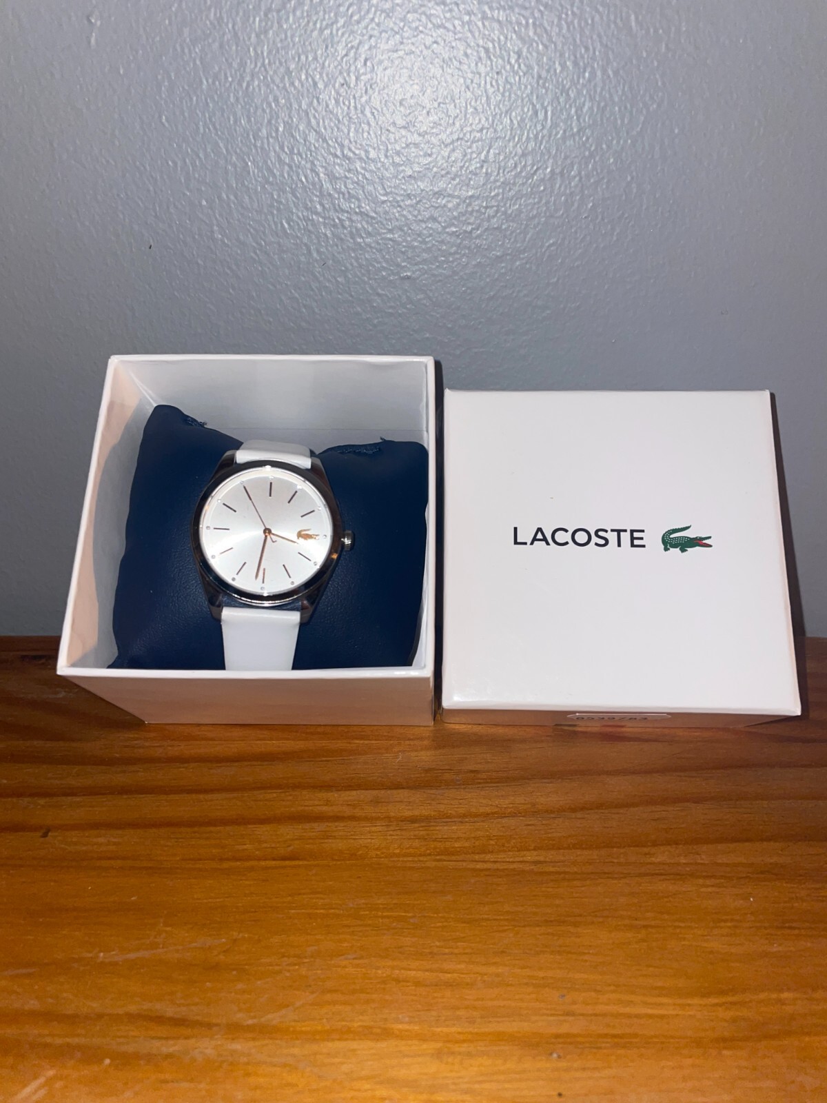 Montre Lacoste Cannes en cuir blanc idée cadeau élégant