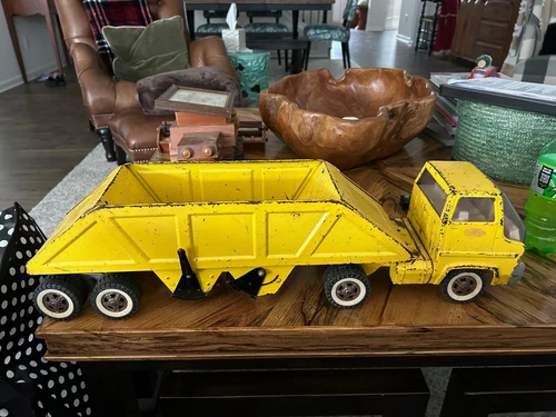 VINTAGE TONKA YELLOW BOTTOM DUMP TRUCK AND TRAILER full size