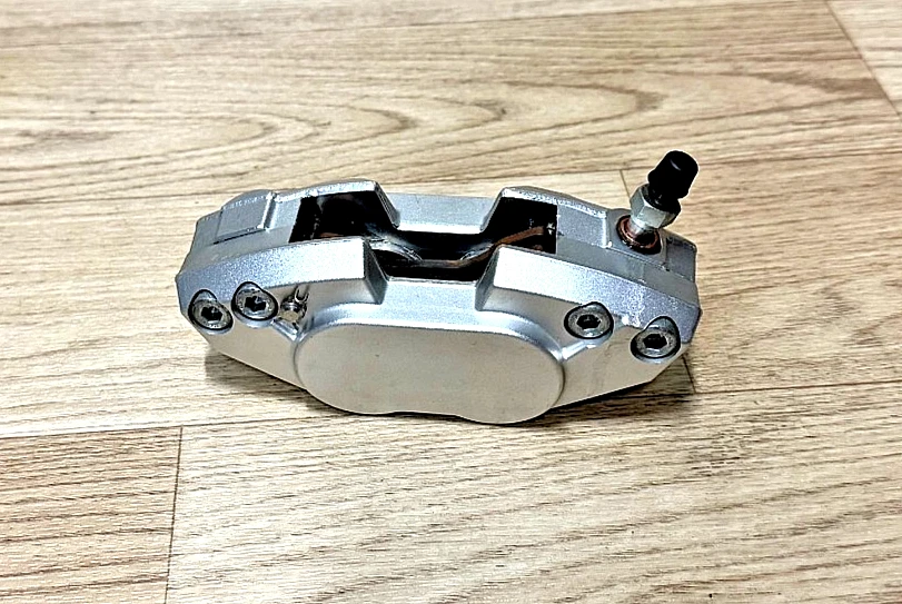 2005 KTM 450 525 SMR OEM Beringer радиальный суппорт переднего тормоза 58613015044 *хорошо * - Изображение 4 из 4