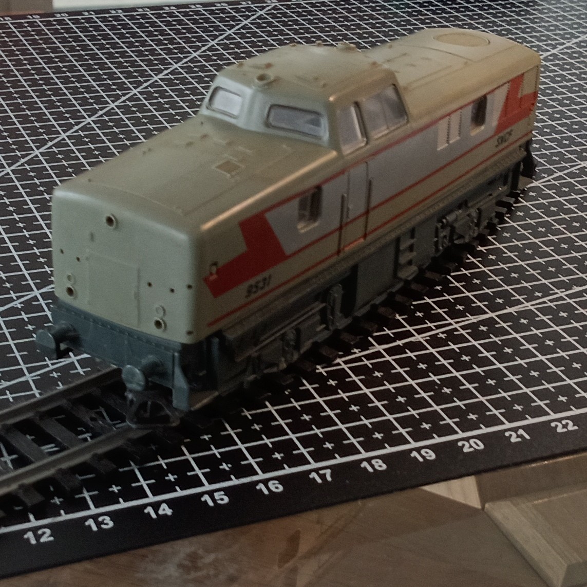 Lima locomotiva diesel H0 SNCF analogica DC grigio/rosso Epoca IV