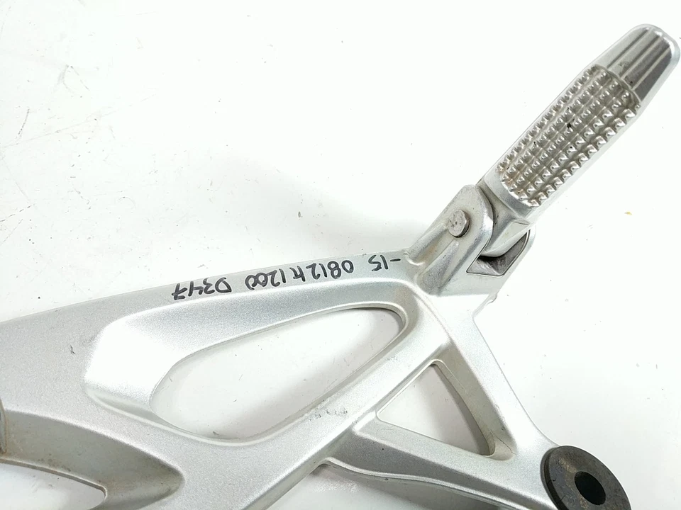 05-08 Clavija de pie de pasajero derecho BMW K1200S A Foto 2 de 4