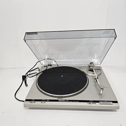 Technics SL-B200 Semi-auto Turntable (as-is turns on no returns read)