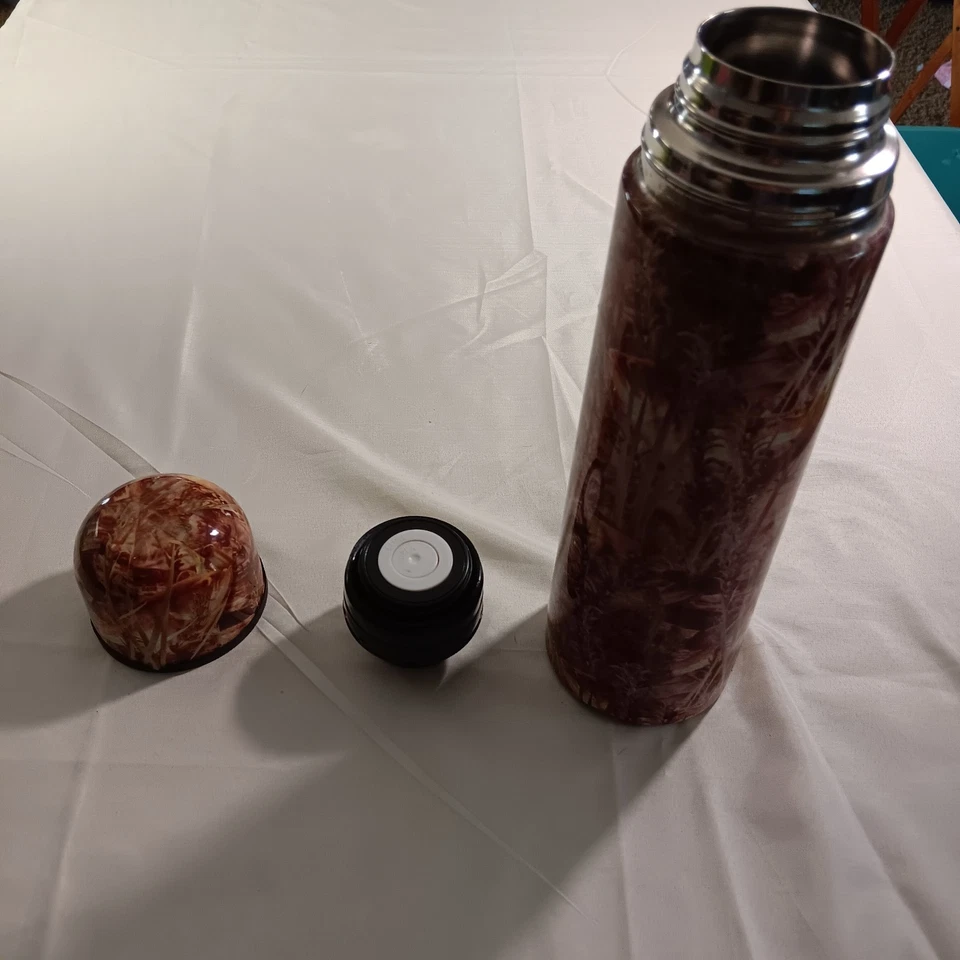 2011 Thermos Stainless Steel 25 Oz Fish Camo Insulated Pour Lid Hot & Cold - Image 2 of 4