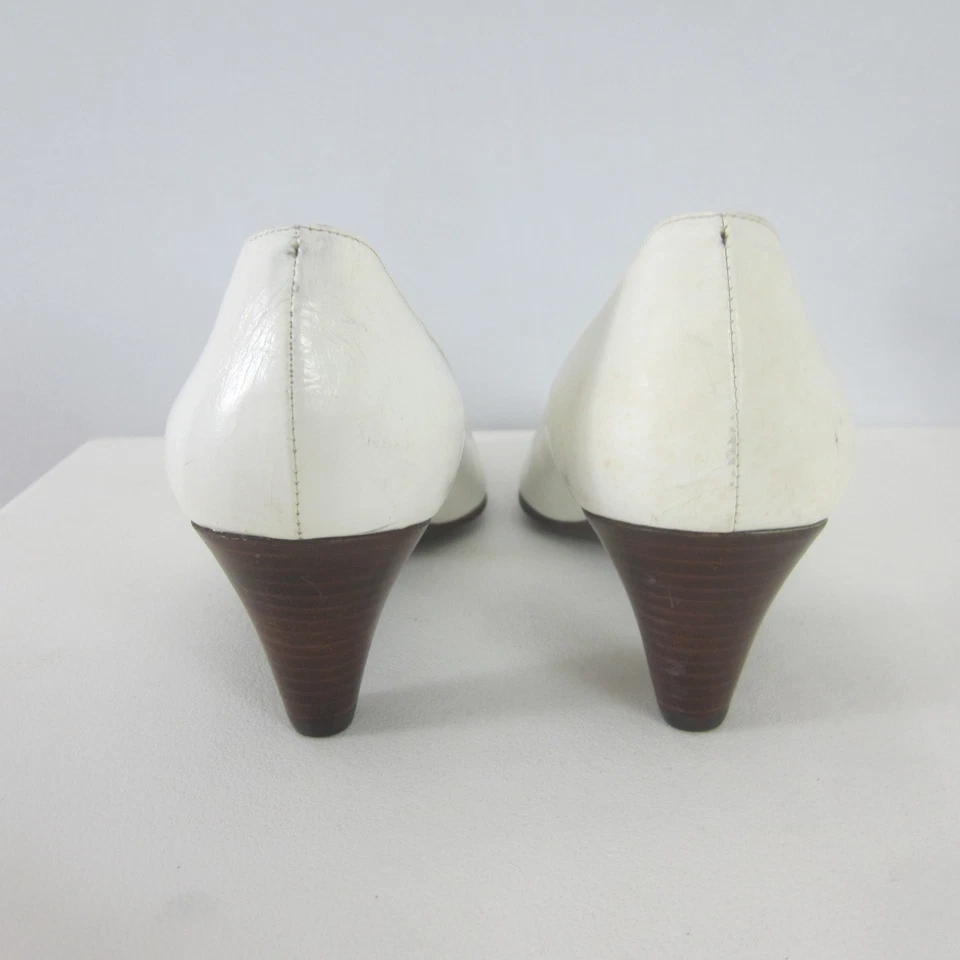 Zapatos de tacón Brooks Brothers para mujer 8 marfil marrón clásico de cuero de dos tonos Italia Foto 4 de 4