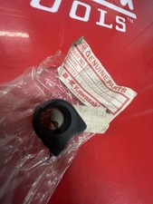 NOS OEM Kawasaki KLF185-A1 - A4 Träger Dämpfer Gummi 92075-1729
