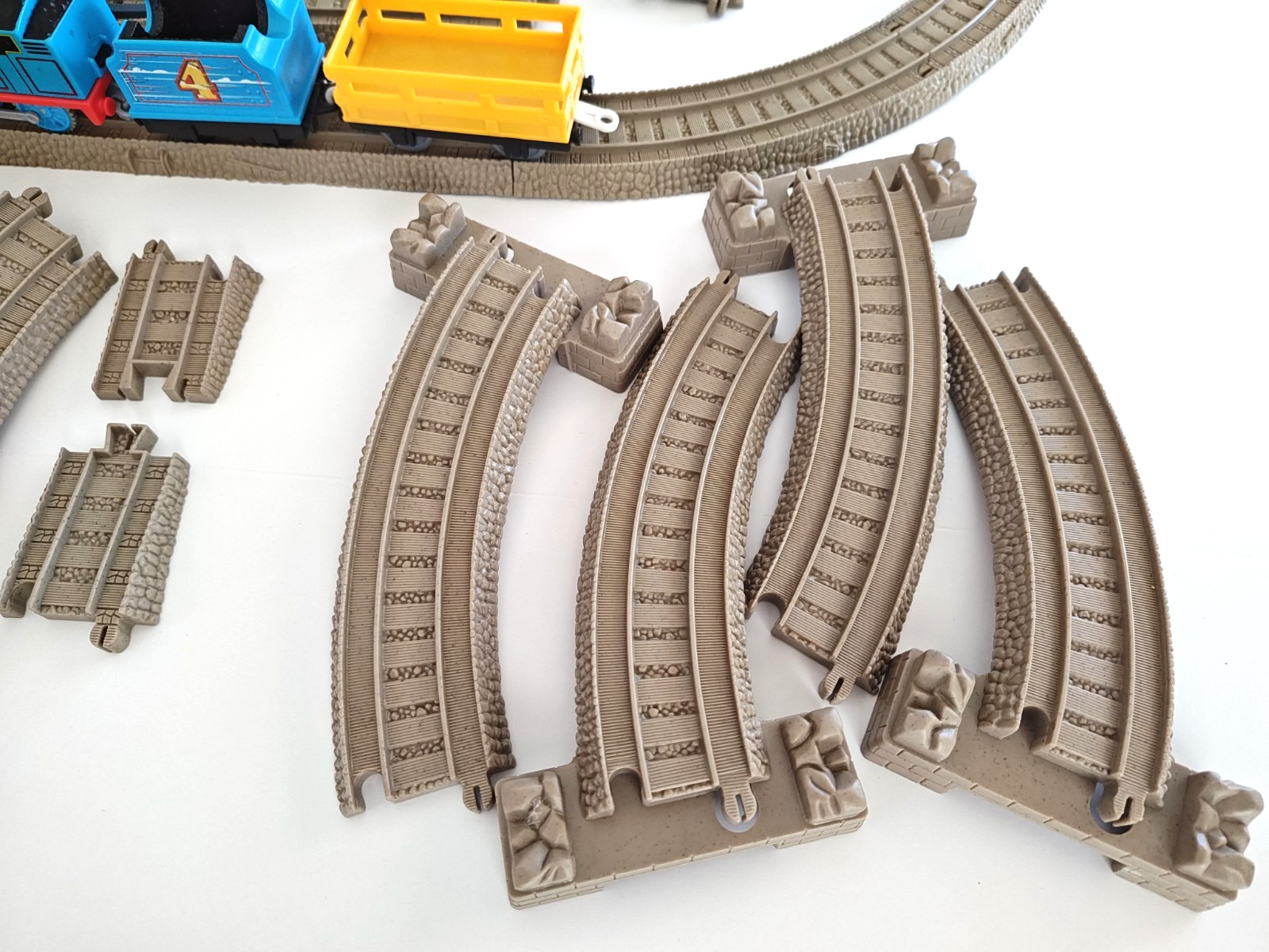 Thomas the Train TrackMaster Track & Blue Train Set 40+ Pieces Motorized Works!