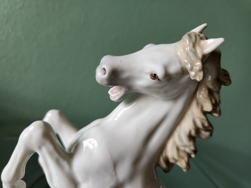 Paul Sebastian Porcelain 8" White Stallion Rearing on Legs Horse Figurine RARE! - Picture 3 of 9