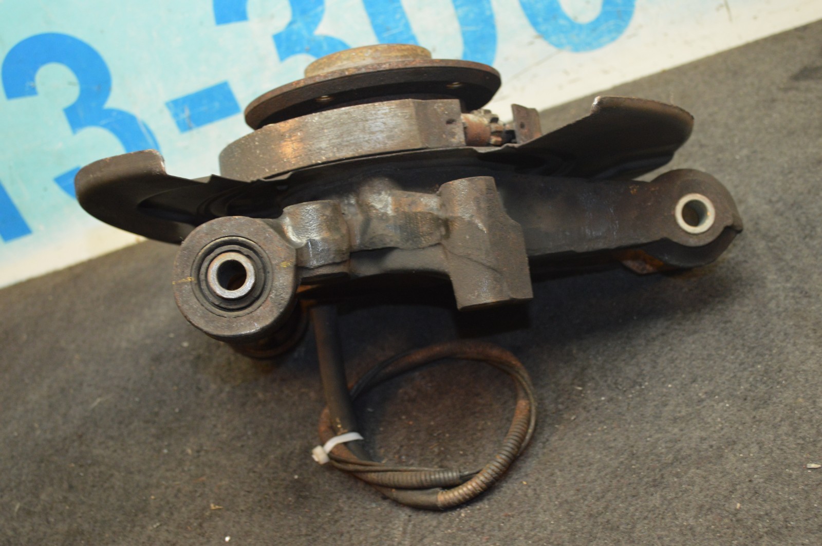 05-09 BENTLEY ARNAGE TURBO REAR RIGHT PASSENGER SPINDLE KNUCKLE HUB ASSEMBLY