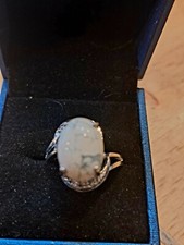 Howlite and white topaz Mexico 5.24 tc w 1.3 mm 14x10mm Size 7 1/4 Ring