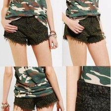 BDG Women's Green Floral Printed Low Rise Mia Low  Loose Shorts Size 26W