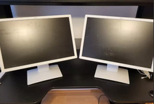Zwei Monitore Fujitsu B24W-7