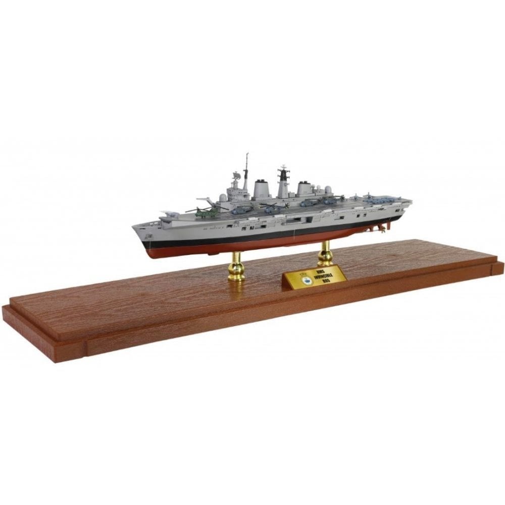 Forces of Valor 1:700 HMS Invincible R05 1982 Falkland War Full Hull Model Ship