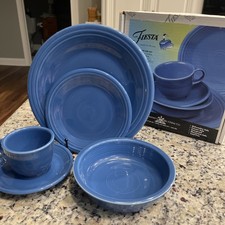 FIESTAWARE 5 PC DINNER PLACE SETTING LAPIS BLUE NEW IN BOX