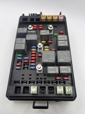 2007 Chevy Trailblazer Engine Fuse Box Junction Block 25790683