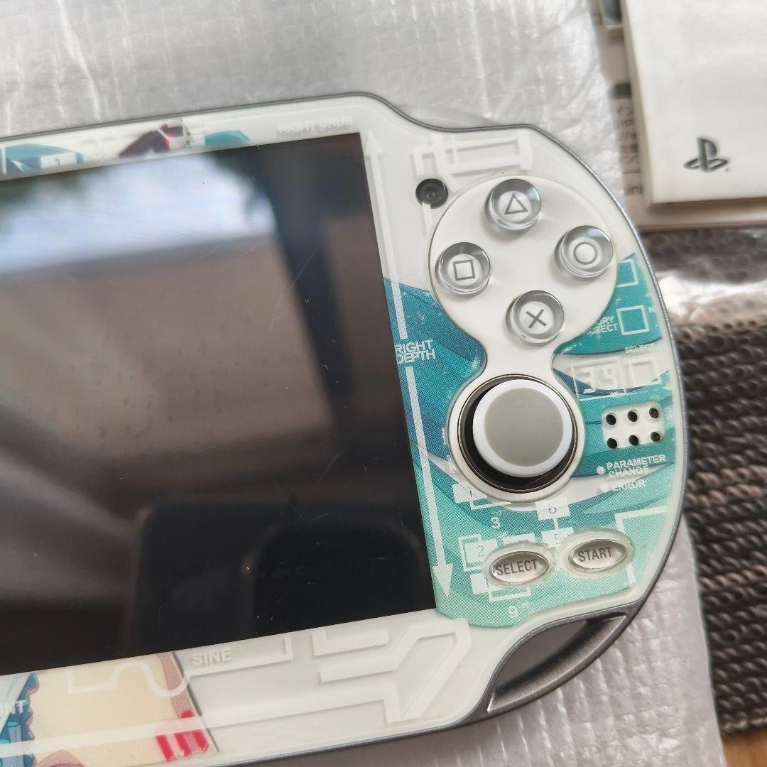 PlayStation Vita - PlayStation Vita 初音ミク Limited Edition 71tFtigPdoL._UF1000,1000_QL80_.jpg