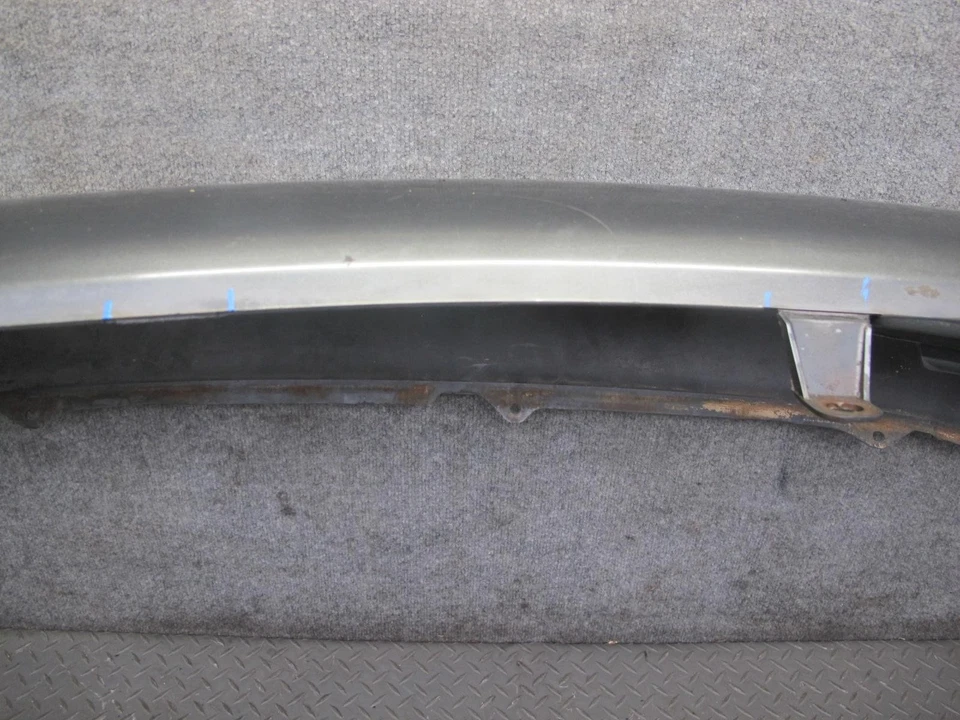 Cubierta del parachoques delantero gris Lexus J100 LX470 1998-2002 Foto 4 de 4