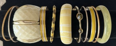 Lot Of 11 Piece Yellow & Gold Tone Acrylic & Enamel Bangle Bracelet Jewelry E19