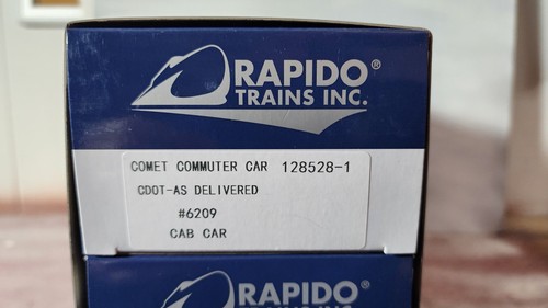 RAPIDO 128528 HO CDOT As Delivered Comet 2 Commuter Coaches 1 Cab Car 3 Pack - Picture 9 of 12