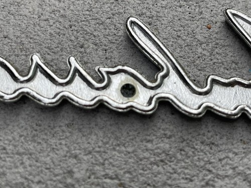 VINTAGE AM AMC AMERICAN MOTORS "AMBASSADOR 990" EMBLEM 1960'S 3577187 - Picture 12 of 13