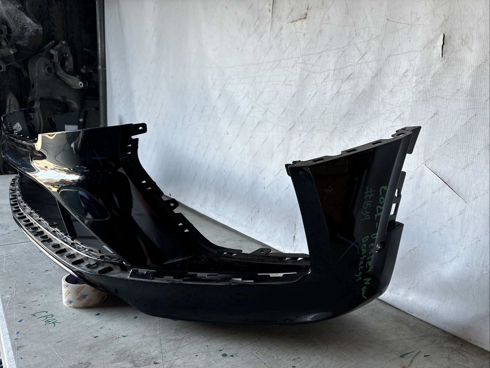 2021-2024 BENTLEY BENTAYGA FRONT BUMPER COVER W/ LOWER 36A807093 OEM