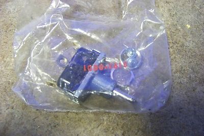 NOS McGill 3191-0001 SPDT 6A Bat Toggle Switch 