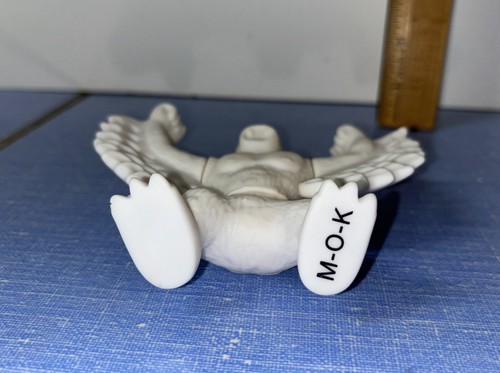Figura Vinilo Kruzzilla Sofubi Mono Volador Ministerio de Kongz MOK en Blanco - Imagen 5 de 5