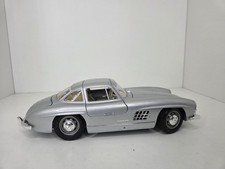 Burago 1954 Mercedes Benz 300sl Gullwing Silver 118 Scale Diecast Model