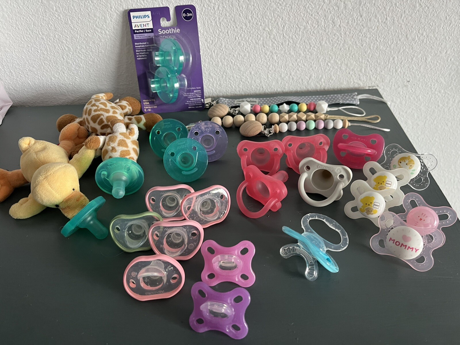 Lot Of 25 Pacifiers Variety MAM Dr Brown Wubbanub Nanobebe Nuby Avent